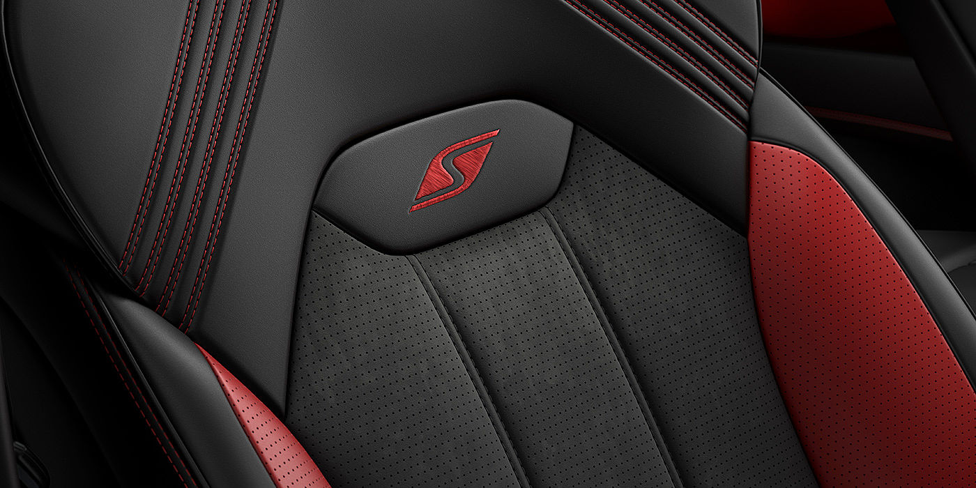Bentley Jinhua Bentley Bentayga S seat with detailed red Hotspur stitching and black Beluga coloured hide. 